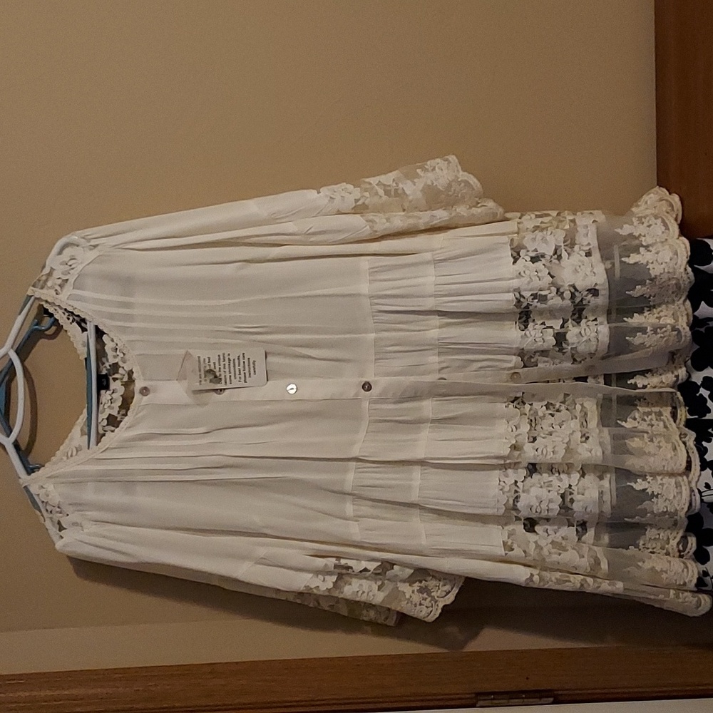 22W Ivory w Lace